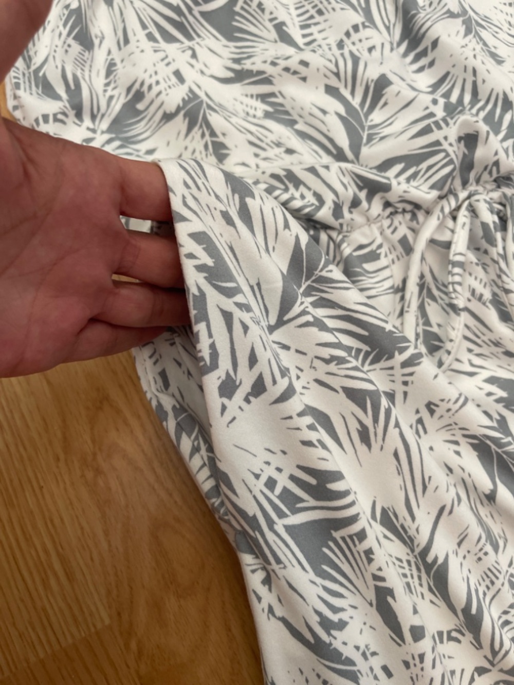 NWT J. Valdi Strapless Gray & White Tropical Cropped Jumpsuit / Coverup Size S - Picture 4 of 11